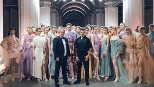 SAİT EMİR ,DENİZ AKKAYA İÇİN DEFİLE Mİ DÜZENLEDİ?