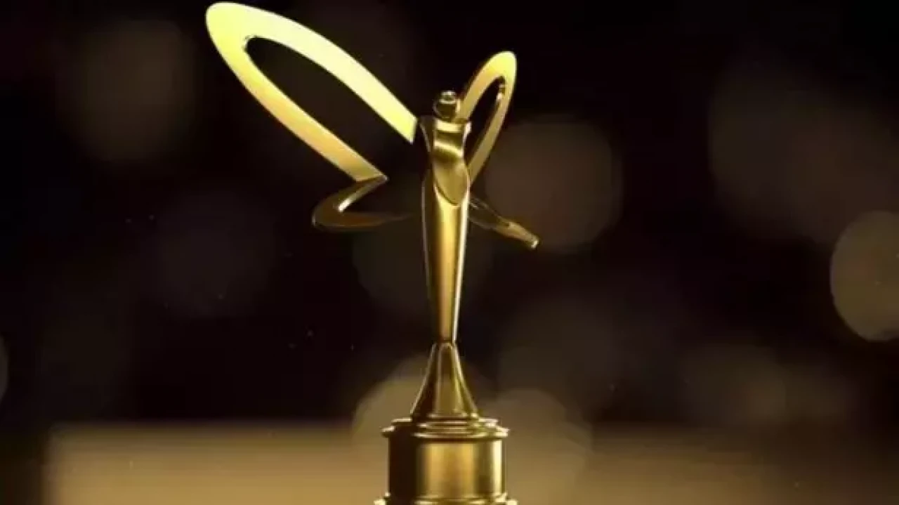 Dedikodu kazanı kaynıyor: Altın Kelebek ödül gecesinde neler oldu?