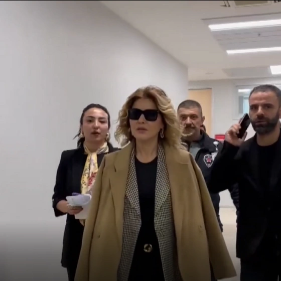 Gülben Ergen Sıla bebek paylaşımıyla ilgili ifade vermek için Çağlayan Adliyesi'ne geldi