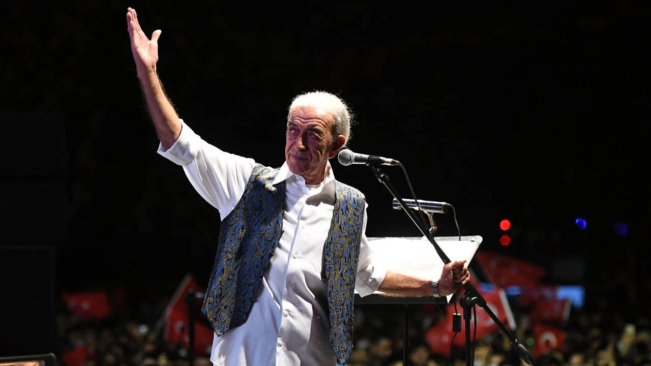 Yoğun bakıma kaldırılan Edip Akbayram entübe edildi