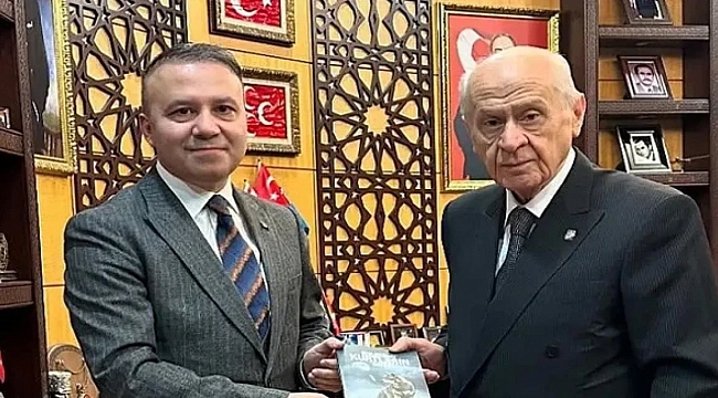 Bahçeli'nin Basın Danışmanından Sürpriz Karar